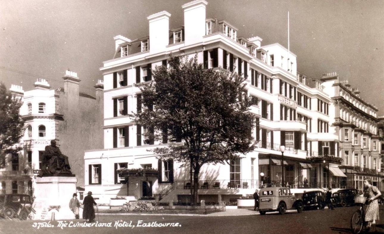 The Cumberland Hotel Eastbourne Exterior photo