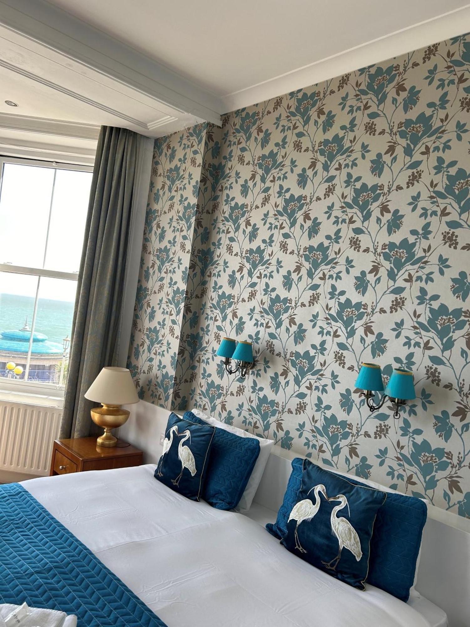 The Cumberland Hotel Eastbourne Exterior photo