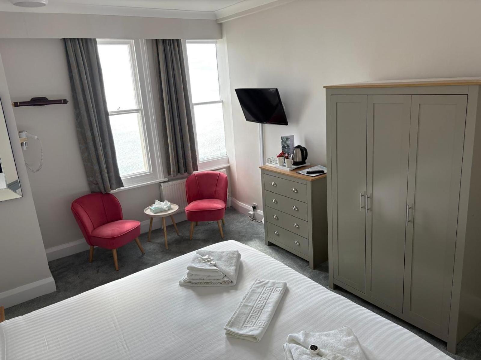 The Cumberland Hotel Eastbourne Exterior photo